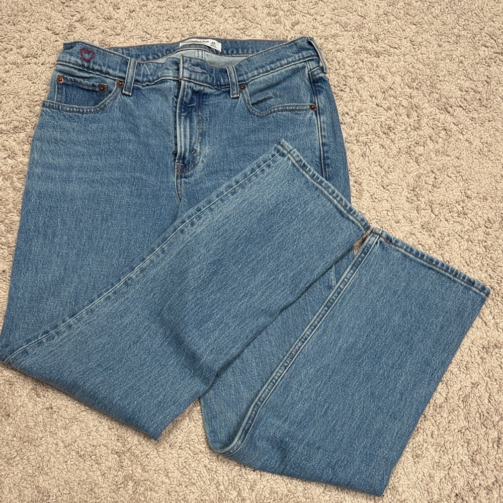 NWOT Abercrombie & Fitch Mid-Rise 90s Straight